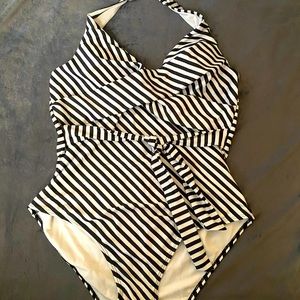 NEW SHEIN onepiece swimsuit. 1xl